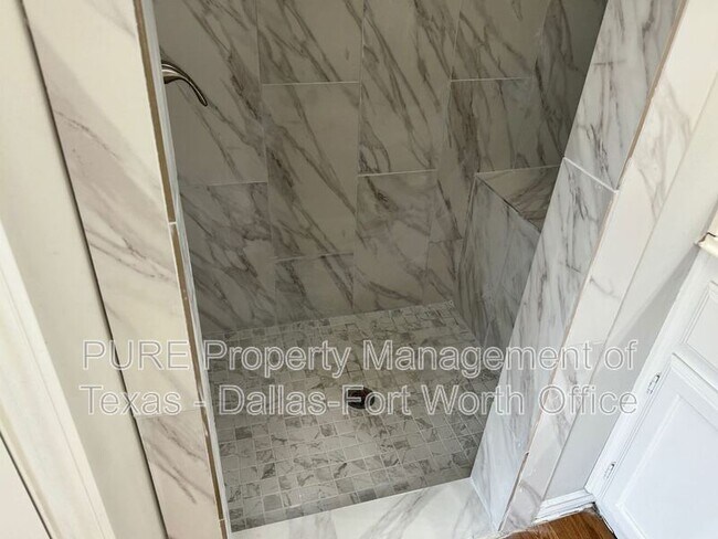 Building Photo - 7724 Sagebrush Ct S