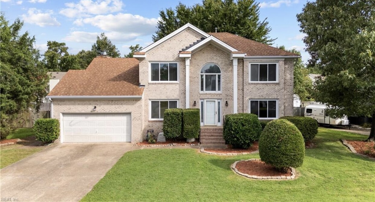 Primary Photo - 3836 Larchwood Dr