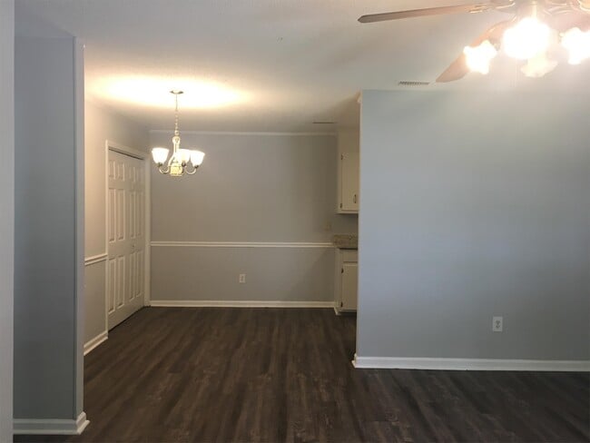 Building Photo - 101 Brandon Ln