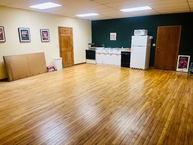 Building Photo - 124 1/2 S 2nd St