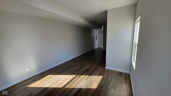 Building Photo - 515 N Oxford St