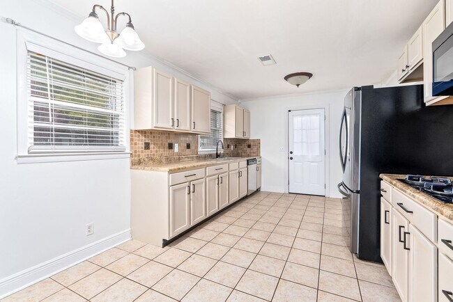 Foto del edificio - 305 Highland Ave