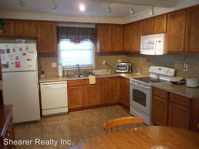 Building Photo - 1422 Thriftwood Dr