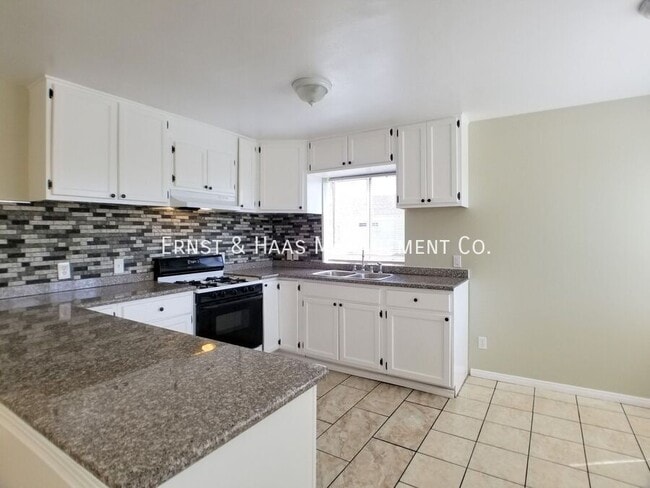 Foto del edificio - 6350 E Gage Ave