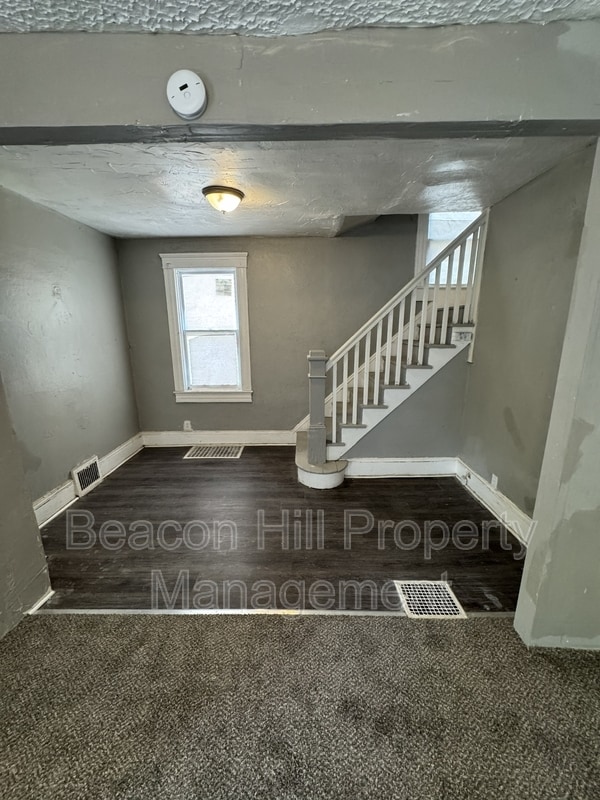 Building Photo - 2355 E 86th St