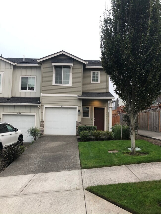 15766 SE Nyla Way, Happy Valley, OR 97086 Townhome Rentals in Happy