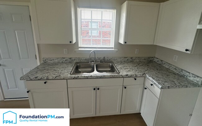 Building Photo - 388 Bonnell Ave