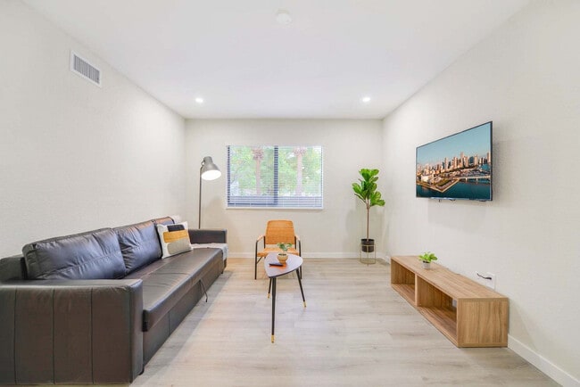 Foto del edificio - 700 SW 11th Ave