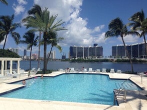 Building Photo - 3255 NE 184th St