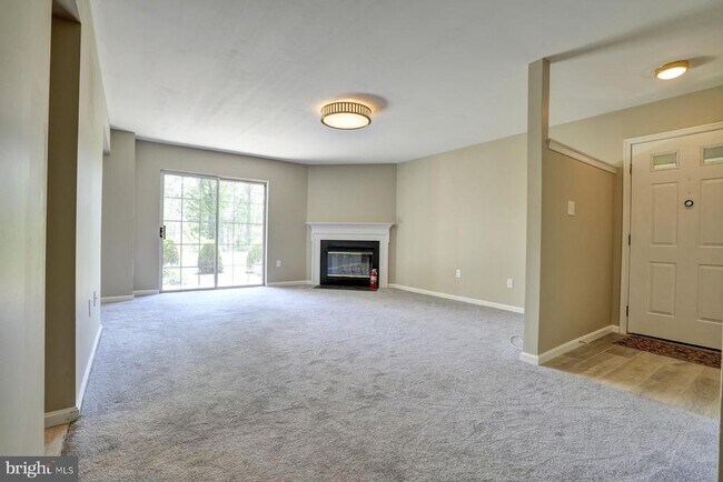 Foto del edificio - 325 Westridge Cir