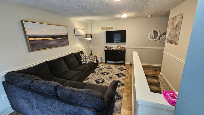 Building Photo - 3960 Forest Edge Dr