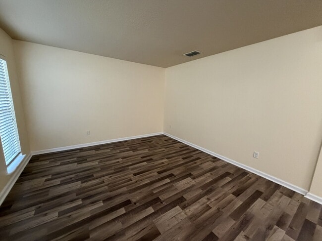 Foto del edificio - Spacious 4-Bedroom Home for Rent – Northwe...