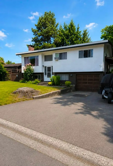 Building Photo - 9173 Carver Cres