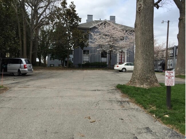 Building Photo - 125 Forest Ave