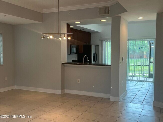 Foto del edificio - 9745 Touchton Rd