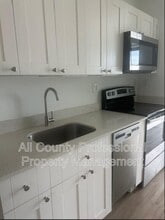 Building Photo - 4100 SW 64th Ave