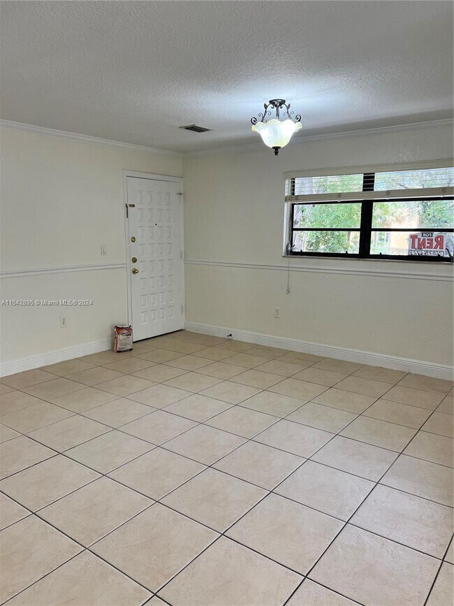 Building Photo - 6246 SW 136th Ct