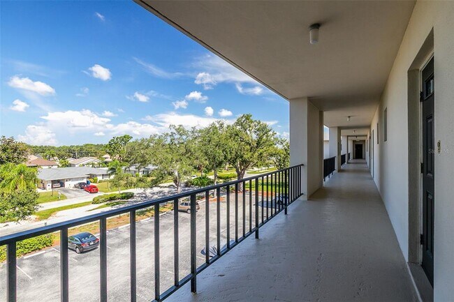 Foto del edificio - 7461 W Country Club Dr N