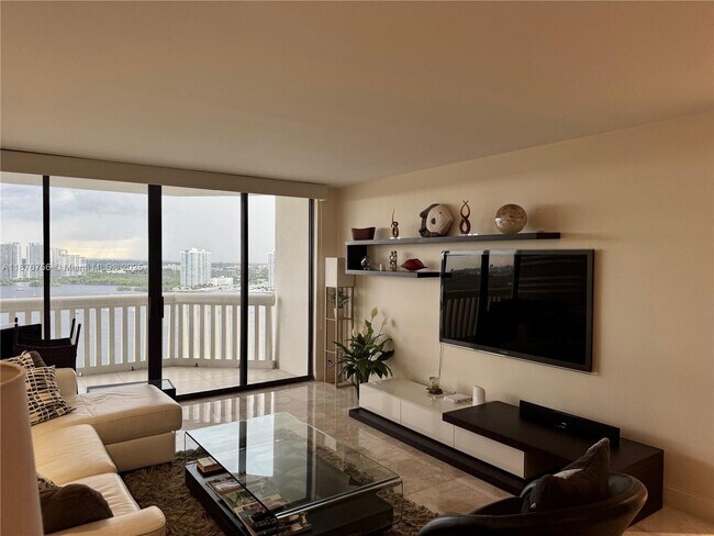 Foto del edificio - 1000 E Island Blvd