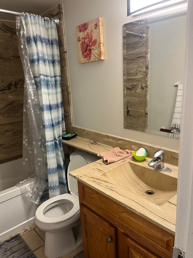 Photo du bâtiment - 9821 156 St NW