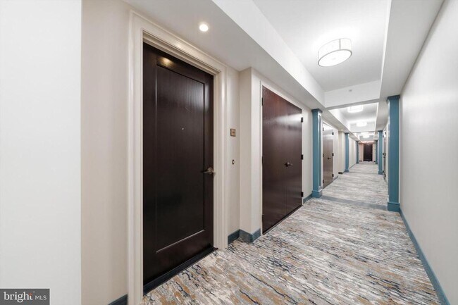 Foto del edificio - 12500 Park Potomac Ave
