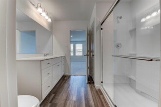 Building Photo - 14878 Calderon Dr