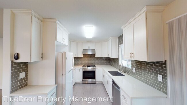 Building Photo - 3 br, 2 bath House - 8654 Orange Ave Unit 4