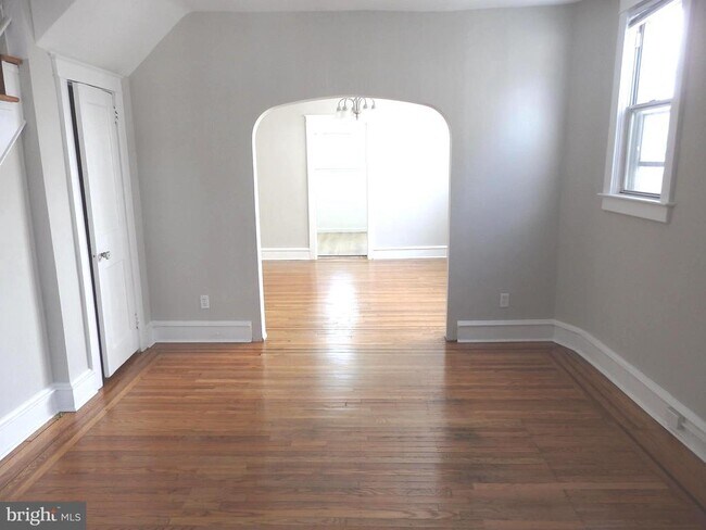 Foto del edificio - 129 S Eagle Rd