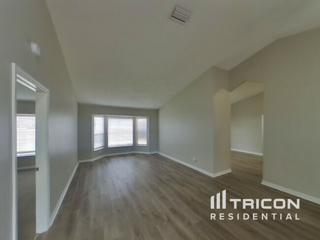 Foto del edificio - 13410 Maureen Ave