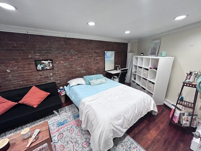 Foto del edificio - 26 Linden Pl