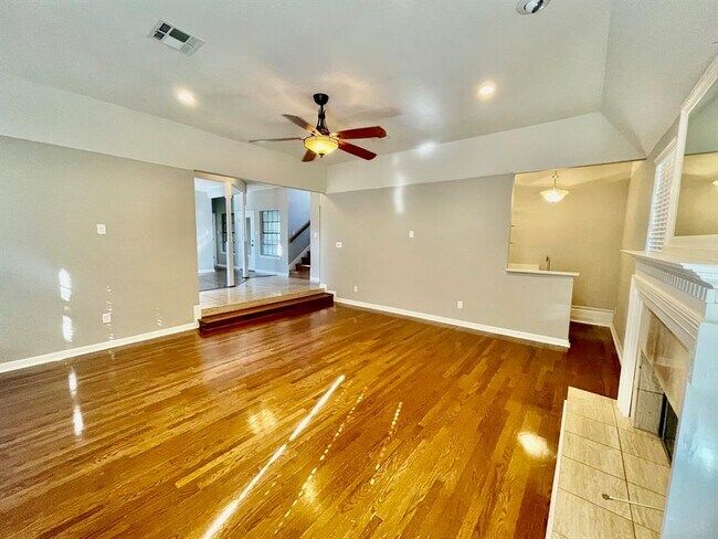 Building Photo - 6208 Lost Horizon Dr