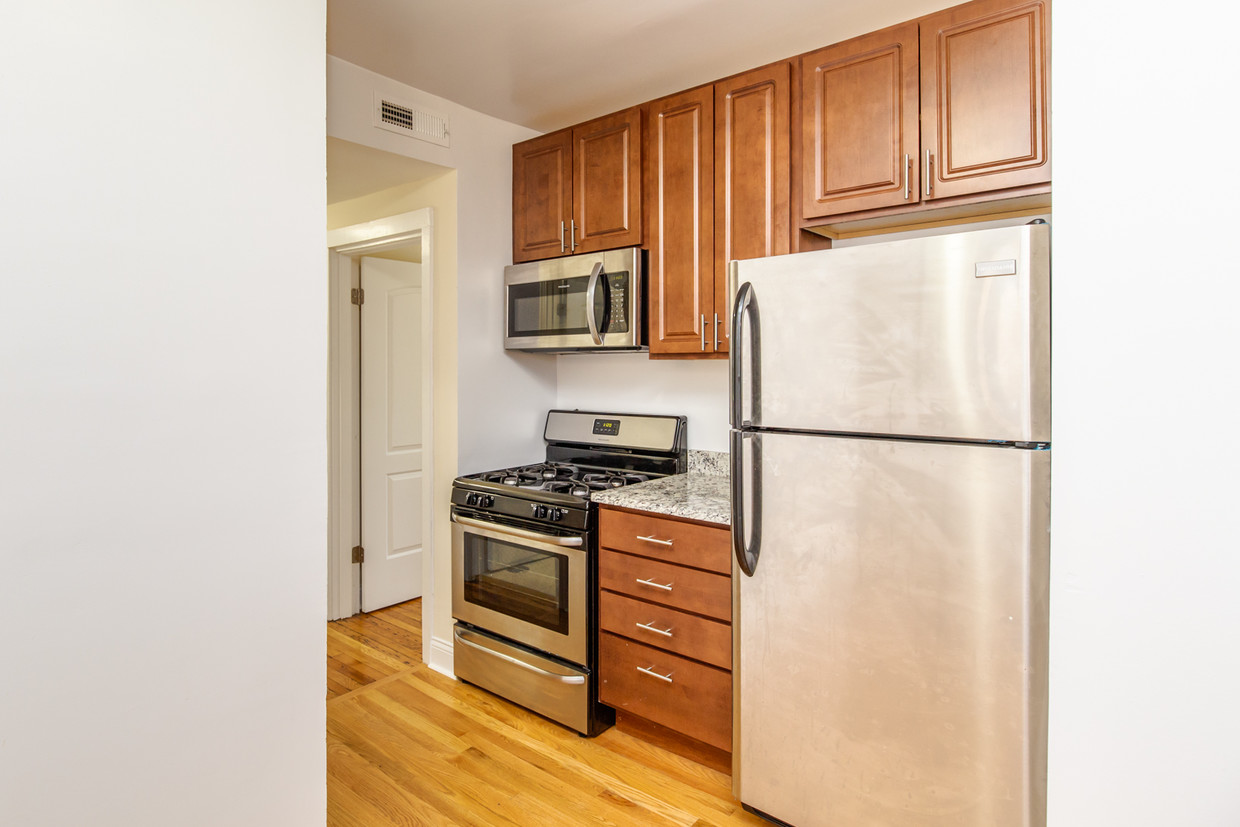 Foto principal - 3301 W Belden Ave