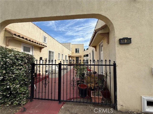 Building Photo - 358 Magnolia Ave