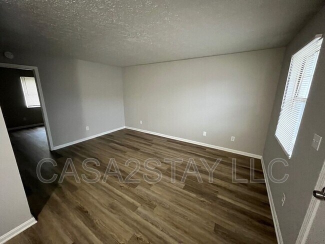 Building Photo - 668 Knox Blvd