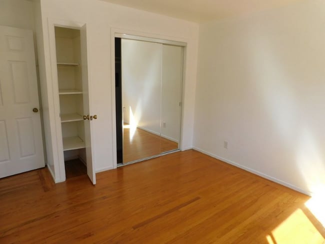 Photo - 2615 Stuart St Apartment