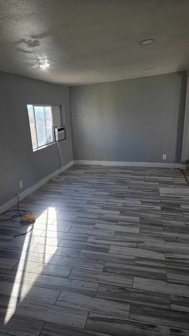 Foto del edificio - 8714 W Avenue E4