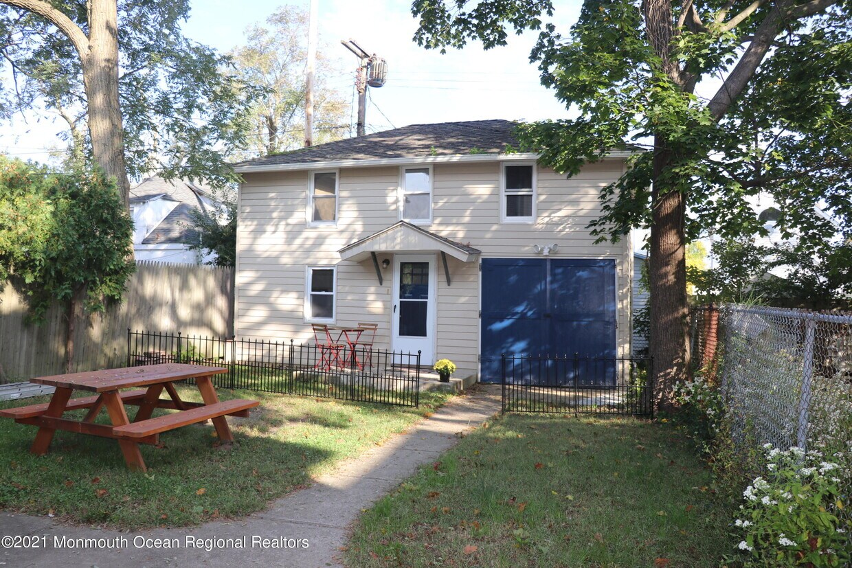 606 1/2 5th Ave, Bradley Beach, NJ 07720 House Rental in Bradley