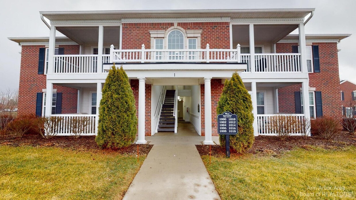 Foto principal - 1012 W Summerfield Gln Cir
