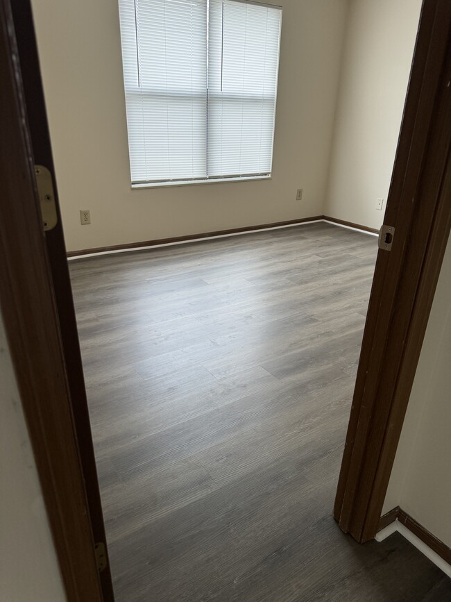 Building Photo - 5345 Stonemeadow Ave