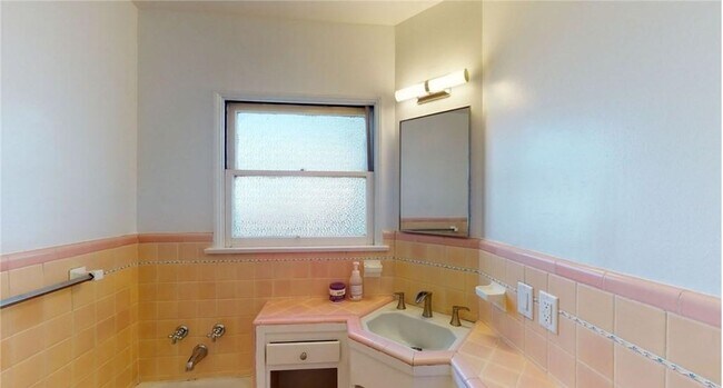 Building Photo - 2311 El Paseo
