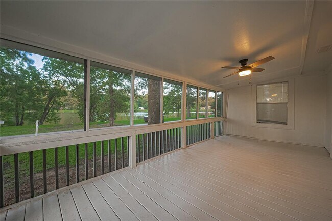 Foto del edificio - 1372 W Pine Lake Cir