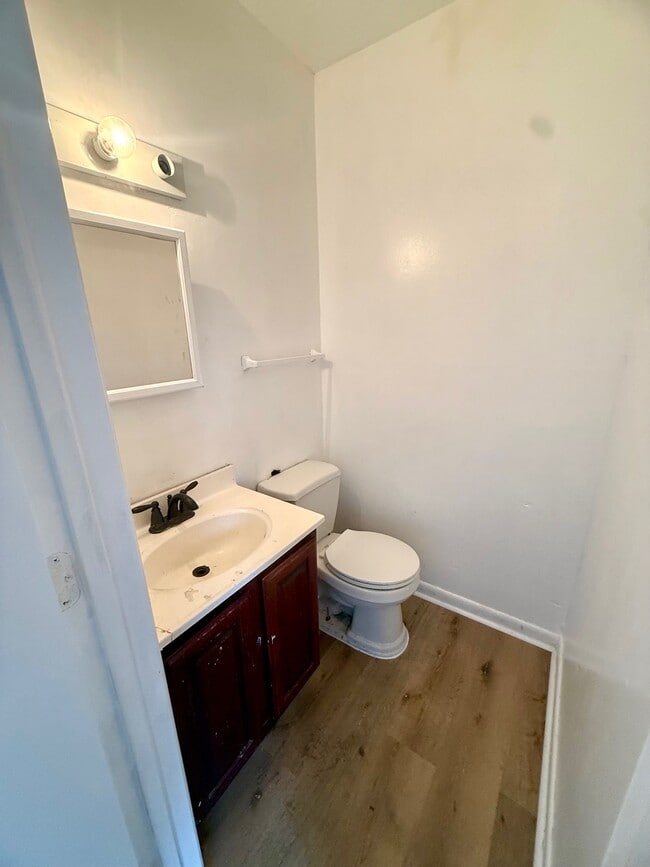 Foto del edificio - 550 Harding Pl