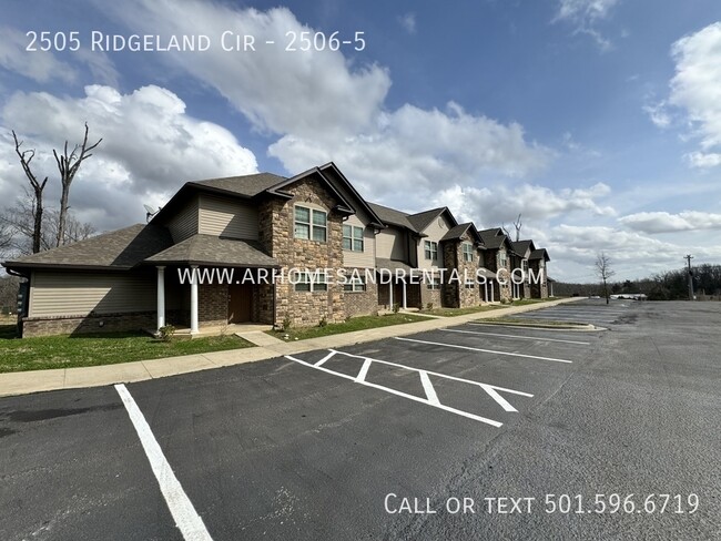 Foto del edificio - 2505 Ridgeland Townhomes - 2506-5 | $695 |...