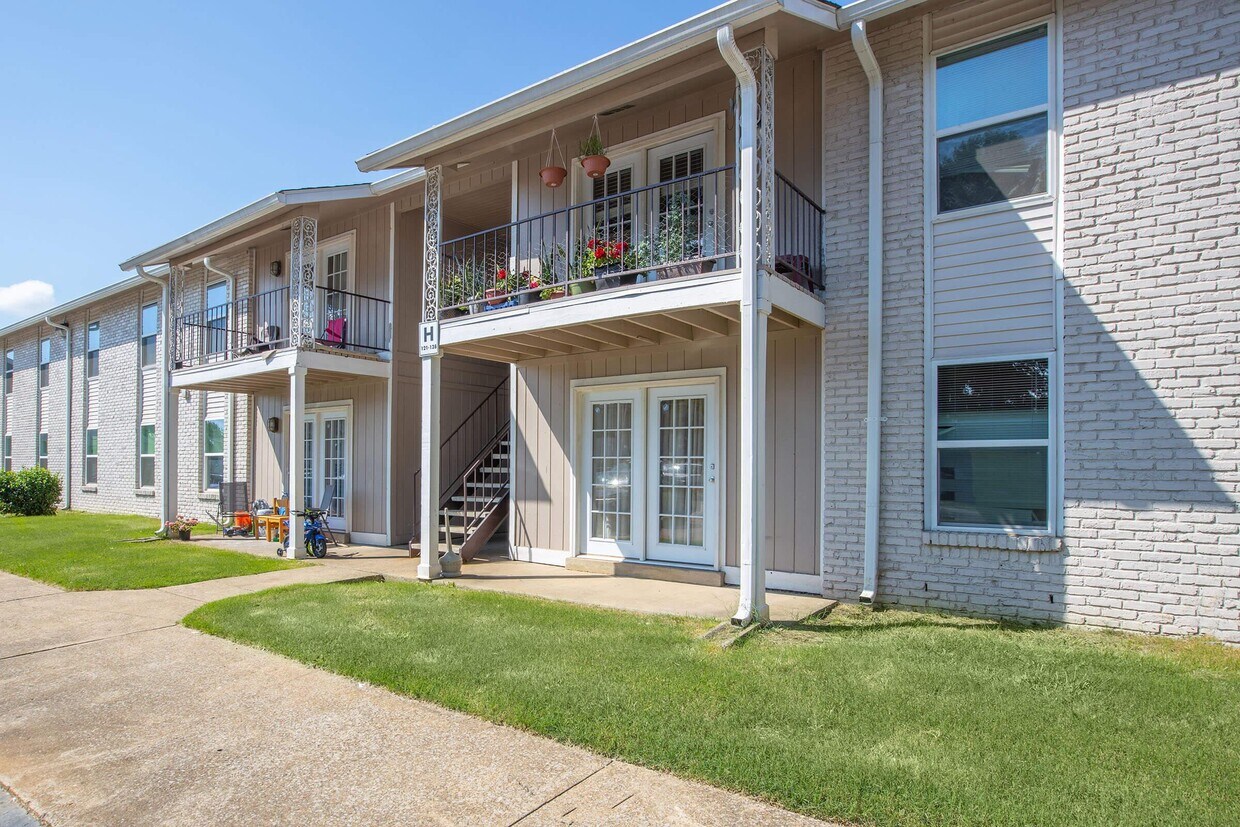 The Grove at Enon Springs Apartments 417 Enon Springs Rd E Smyrna, TN