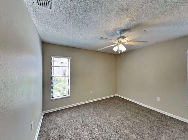 Foto del edificio - 289 Millstone Dr