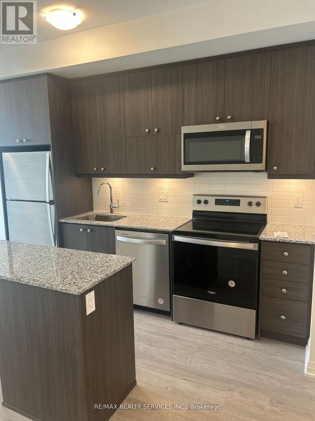 Building Photo - 1415 Dundas St E