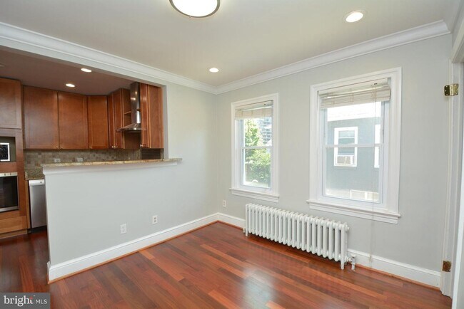 Building Photo - 621 22nd St S