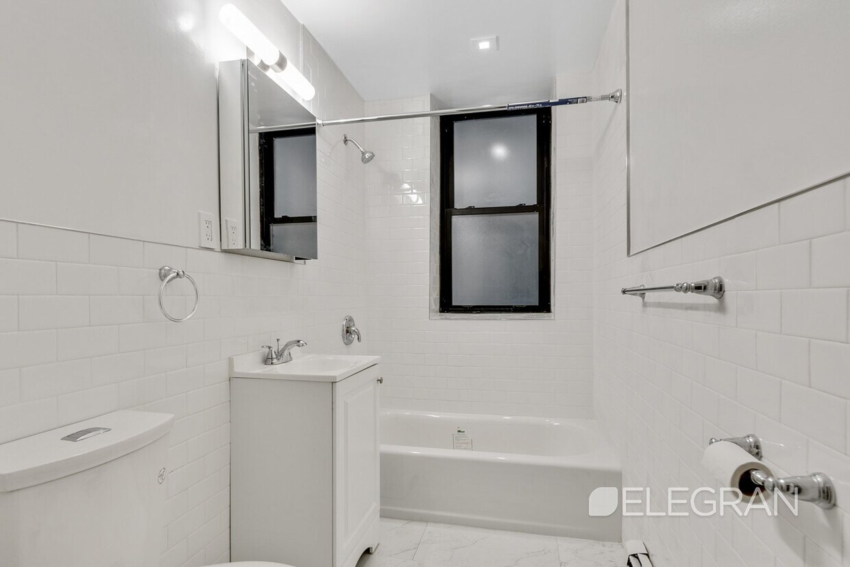 Primary Photo - 153 Clinton Ave
