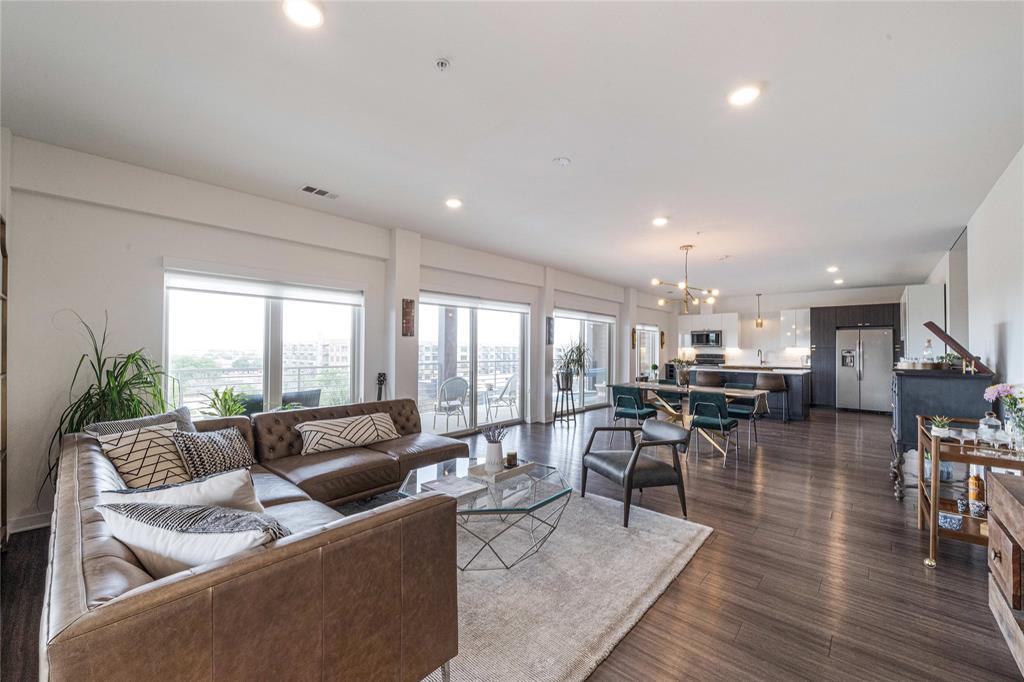 Foto principal - 4361 S Congress Ave