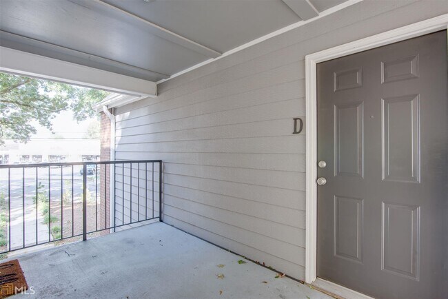 Building Photo - 2071 Defoors Ferry Rd NW